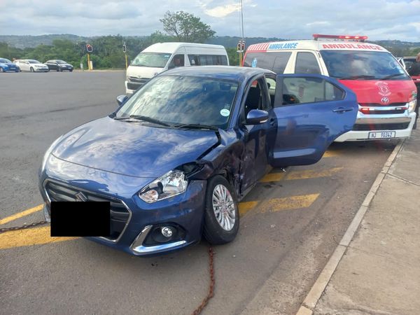 Illegal U-Turn Results In Collision: R102 Palmview - KZN