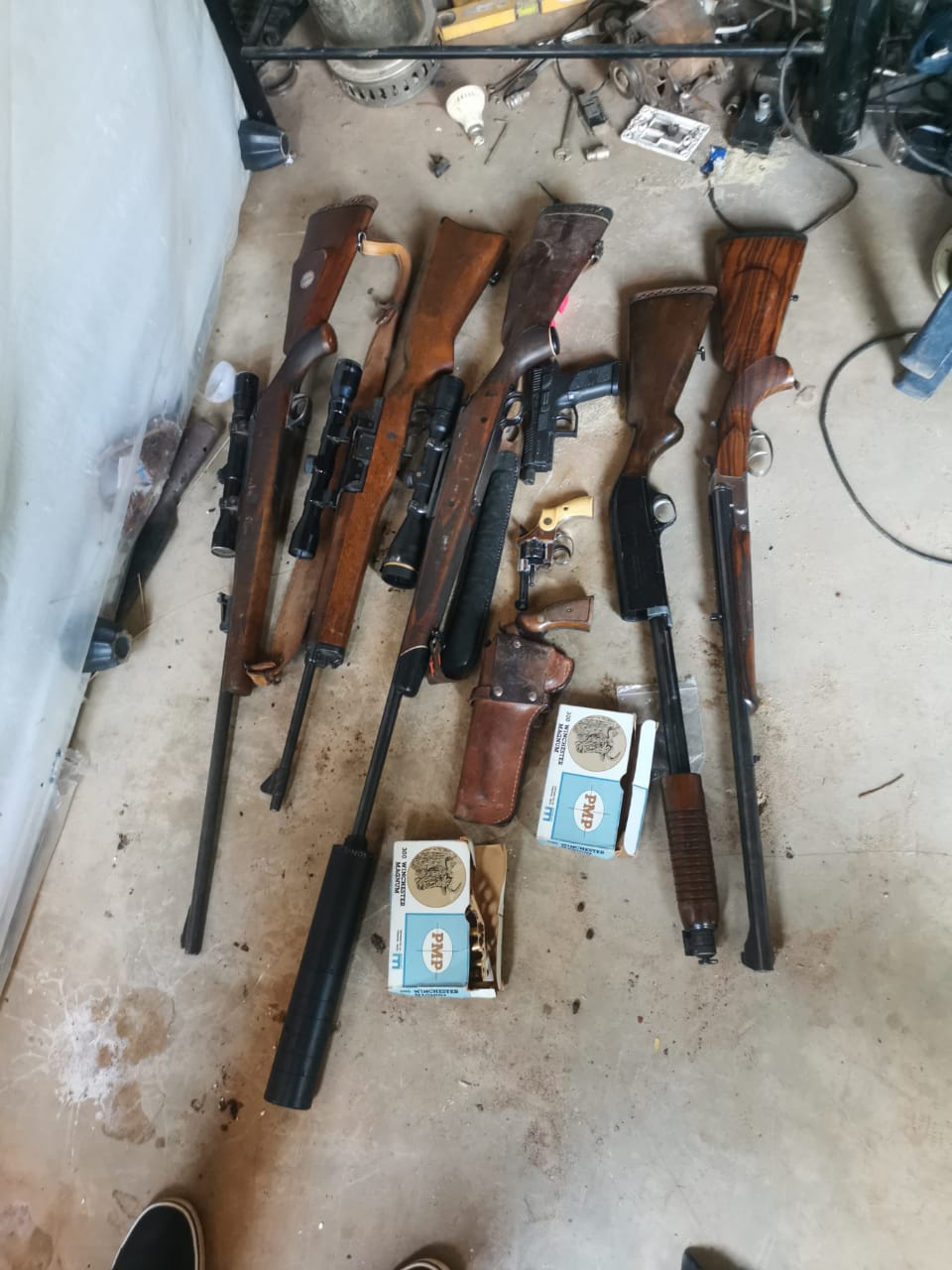 Police make breakthrough in arresting six house robbery (farm attack) suspects and recovering eight firearms, cash and other valuables