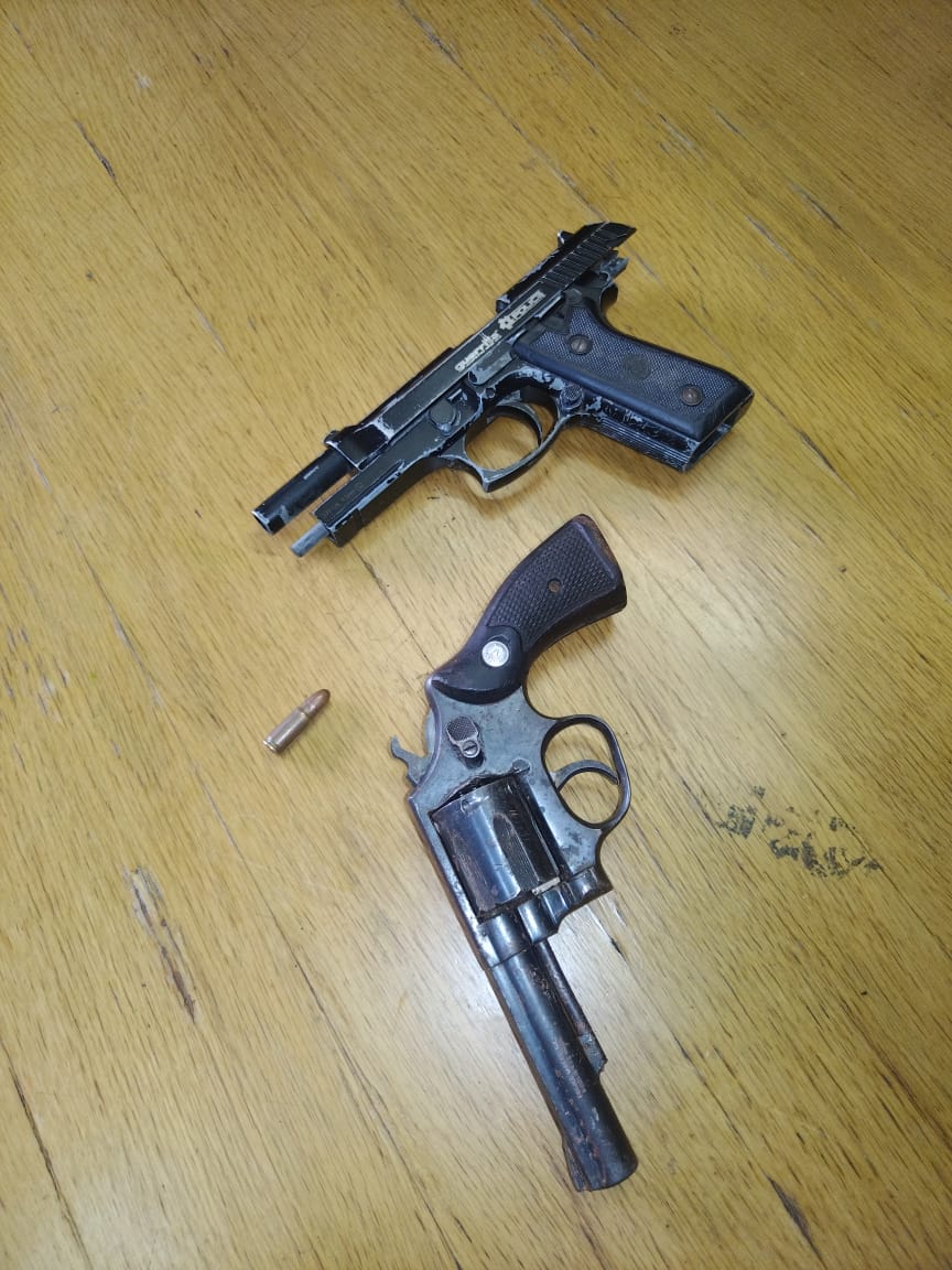 A 27-year-old suspect was arrested for possession of an unlicensed firearm and ammunition in Tjovitjo