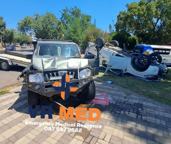 Collision at the intersection of Stals and Ellenburger road in Wilgehof, Bloemfontein