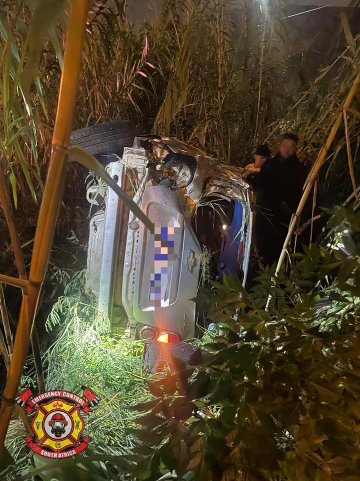 Vehicle rollover between Gordon Road and 14th Avenue off-ramp in Johannesburg