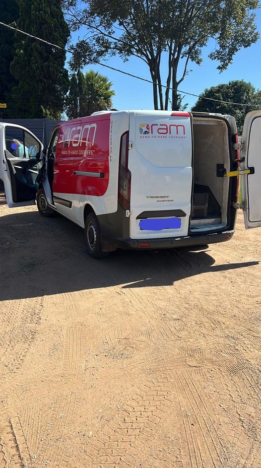 Courier vehicle robbed in Benoni