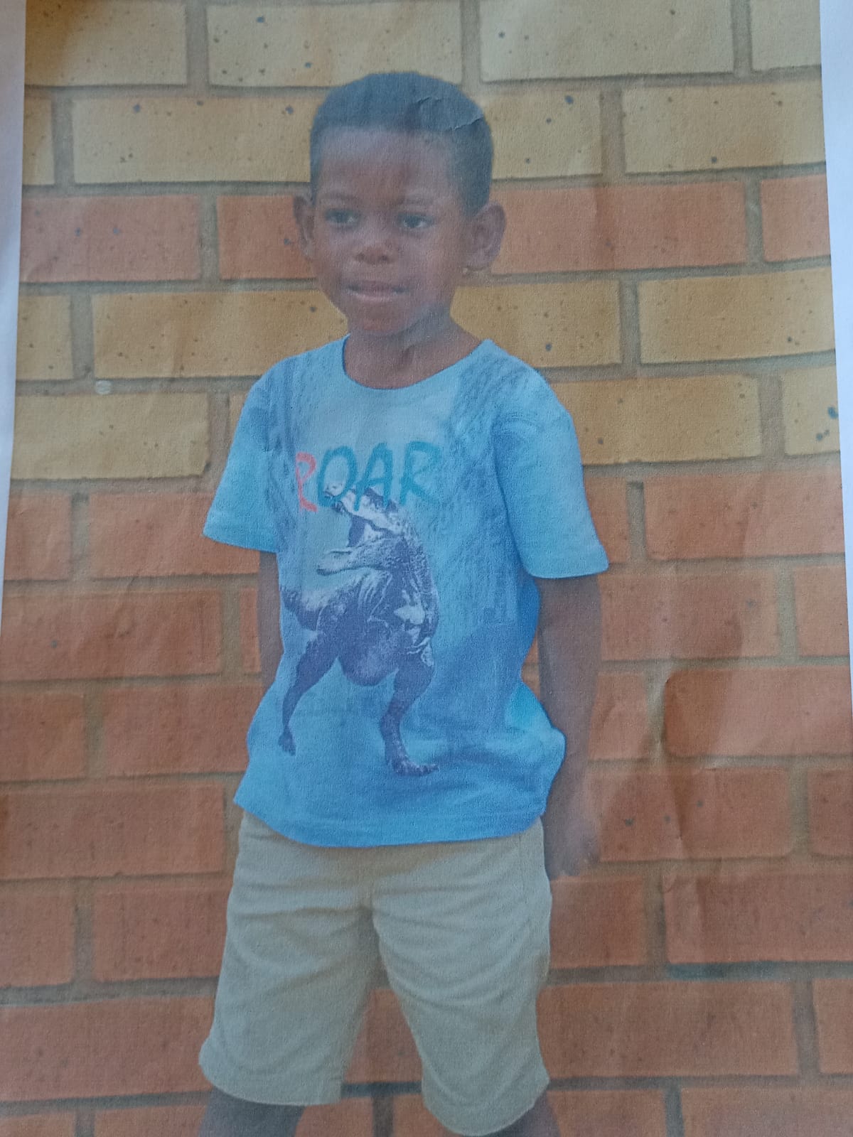 The Police in Tshaulu are seeking community assistance in locating a seven-year-old boy, Rilise Munyai from Tshilaphala village