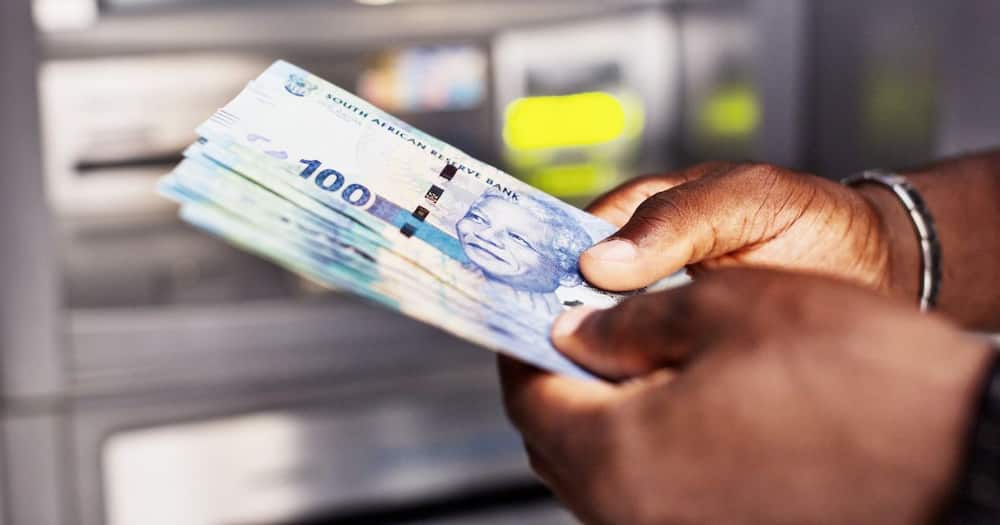 Provincial commissioner once more caution the public to refrain from being in possession of large amounts of cash following an armed robbery