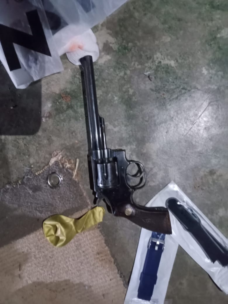 Police triumph in fighting robberies, two firearms recovered with three suspects arrested