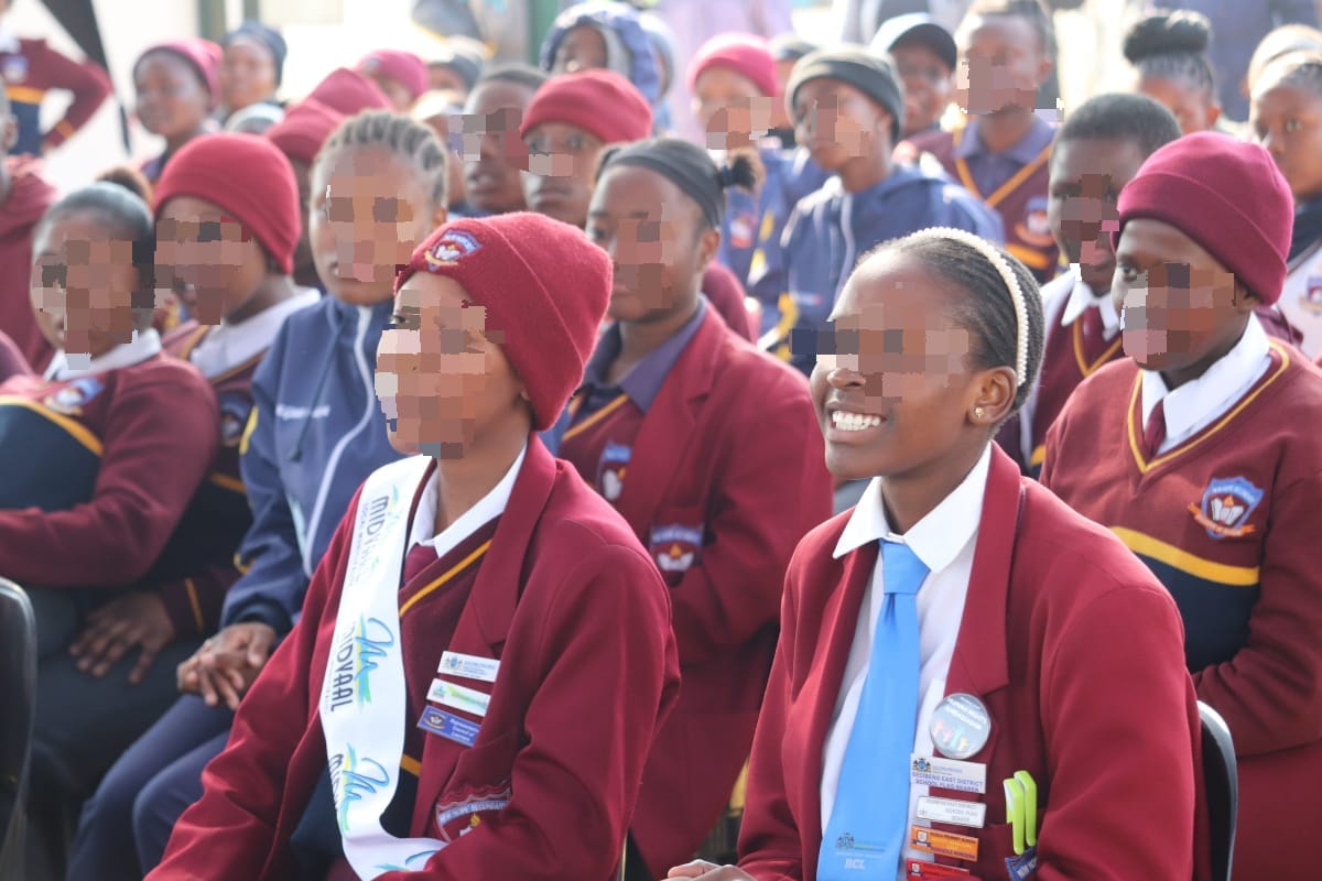 Provincial Commissioner of Police in Gauteng visited New Hope Secondary School in De Deur to donate chess boards and sports gear to the learners