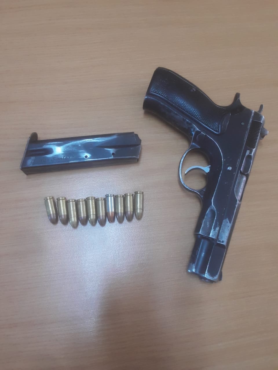 Police foil armed robbery and recover a firearm