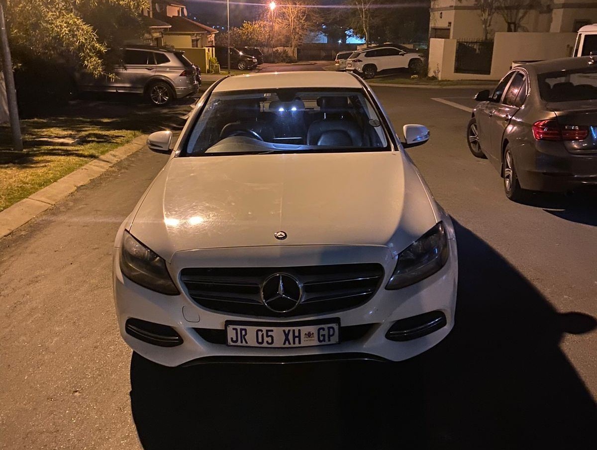 Vehicle hijacked in Midrand