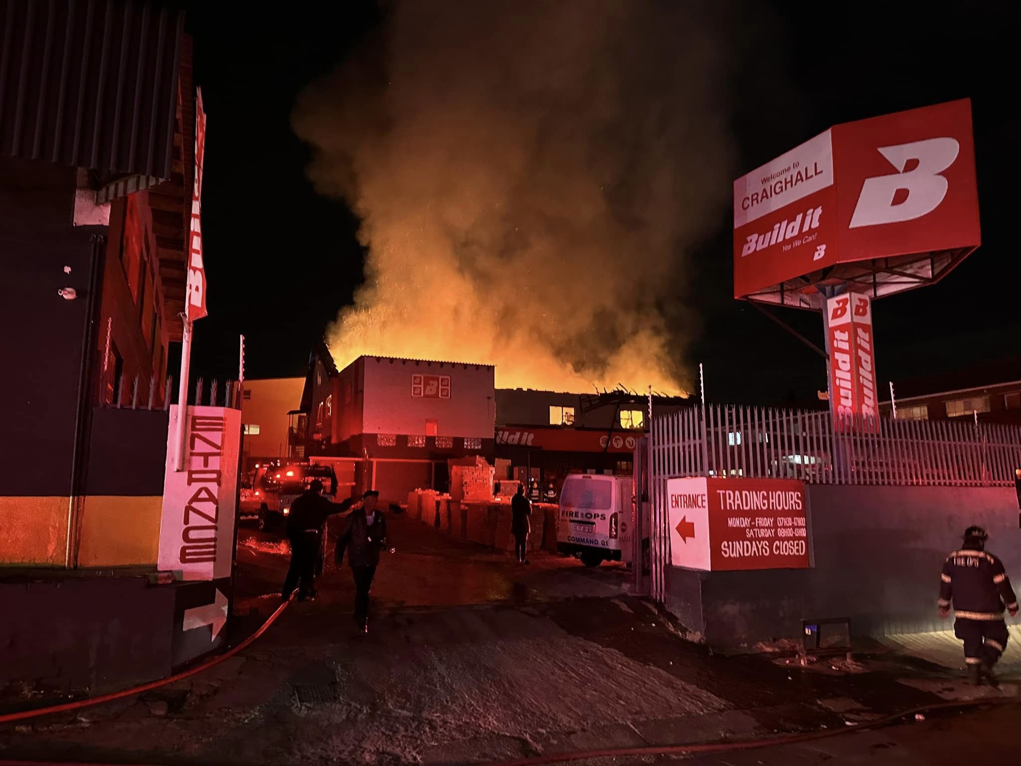 Large building on fire in the Craighall area of Johannesburg