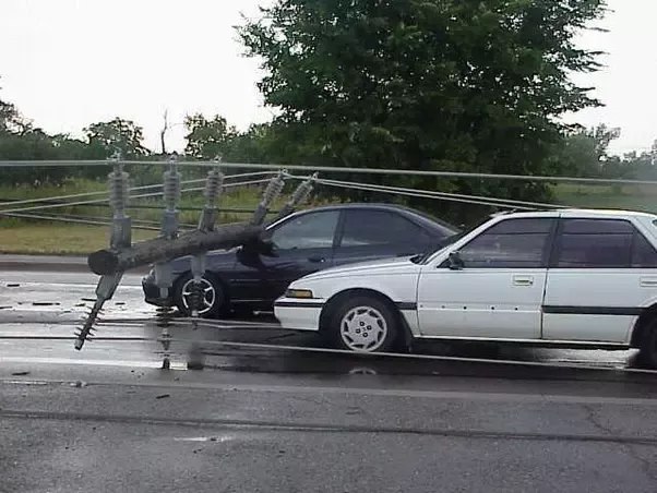 What to Do if an Electricity Power Line Falls on Your Car