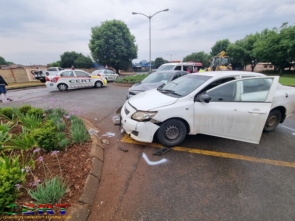 Motor vehicle collision on Galloway Street, Meyerton