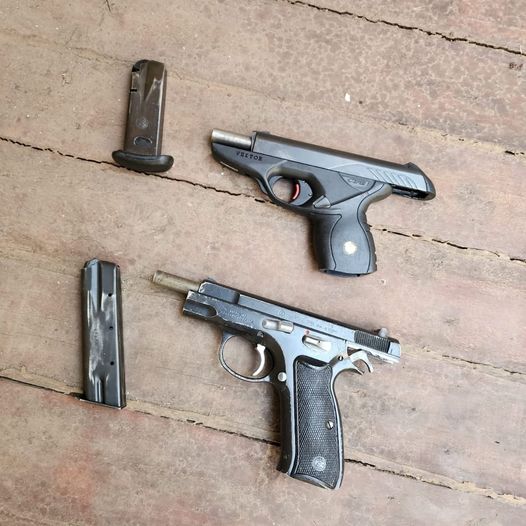 Suspects arrested in the possession of unlicenced firearms and ammunition