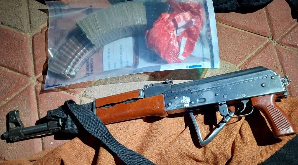 Two arrested for possession of stolen vehicles and an unlicensed firearm with ammunition in Florida