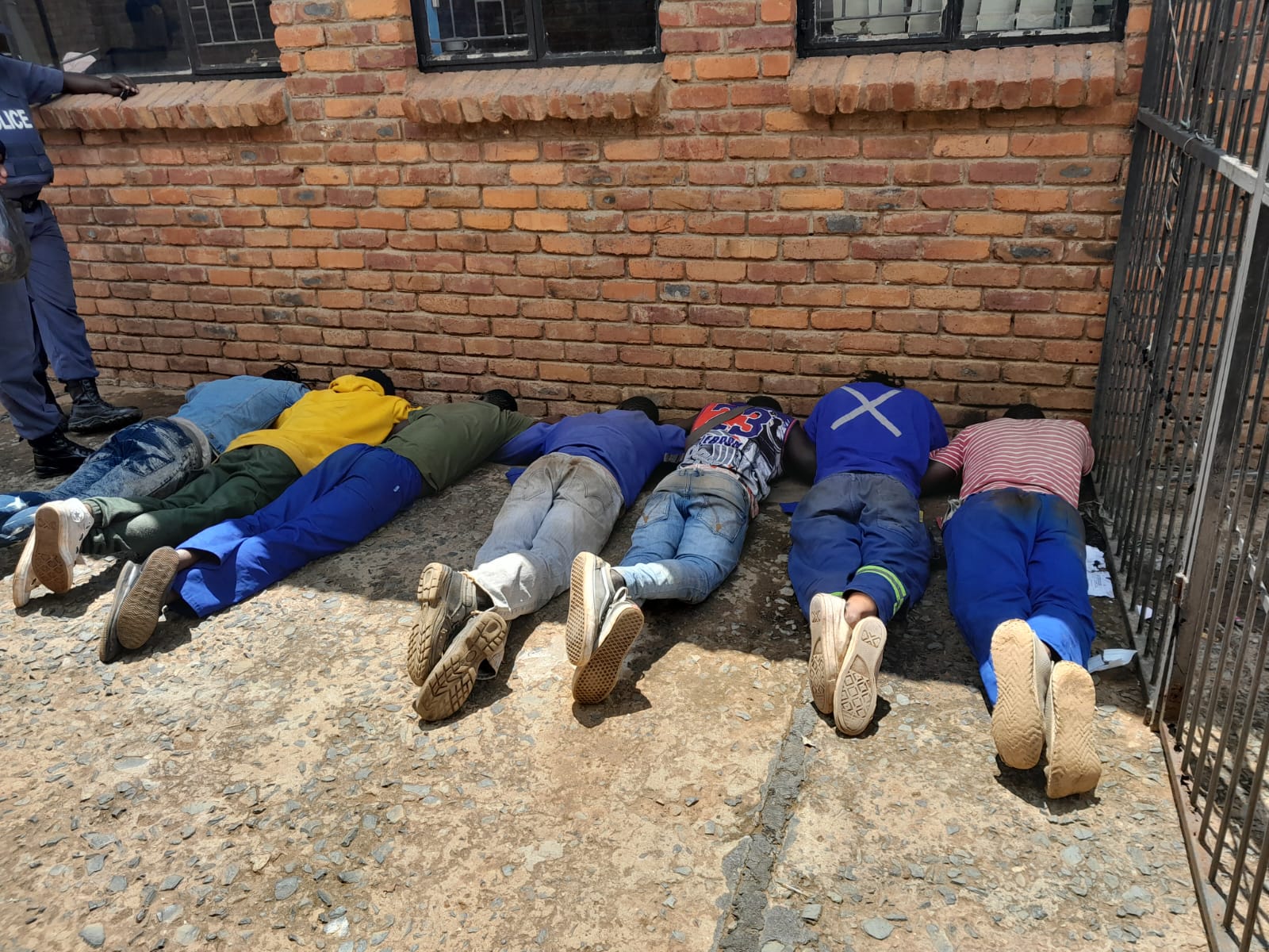 Illegal Mining Task Team in Sekhukhune pounce on six suspected illegal miners