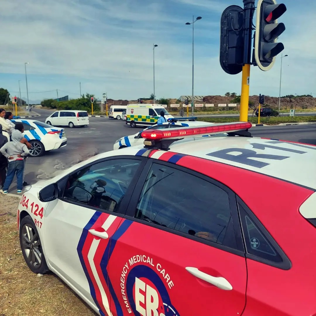 One injured after falling off the back of a moving vehicle in Grassy Park