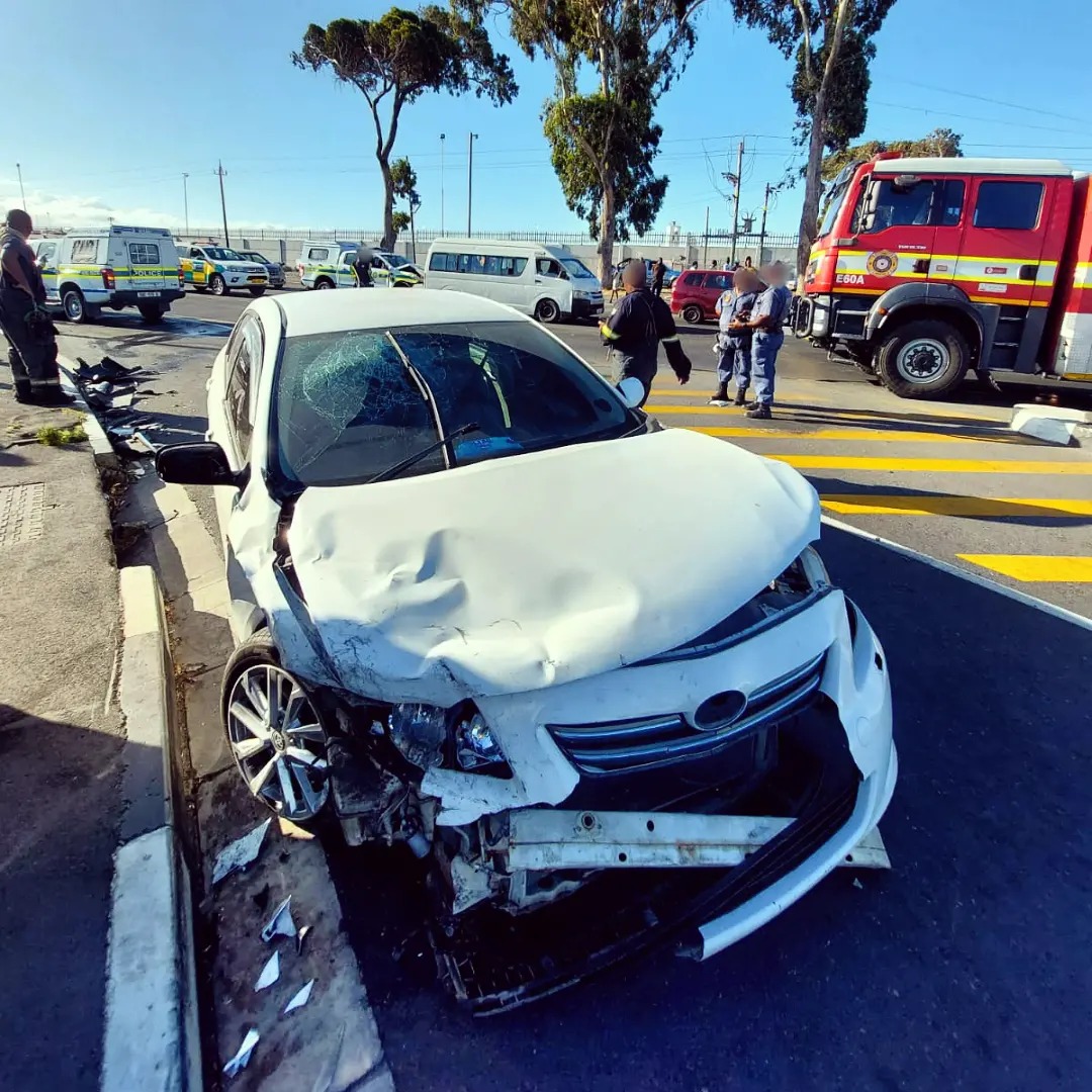 Multiple patients after a 4-vehicle collision in Philippi