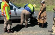 MEC MaQueen Letsoha-Mathae passed by N8 roadblock on her way to Ladybrand