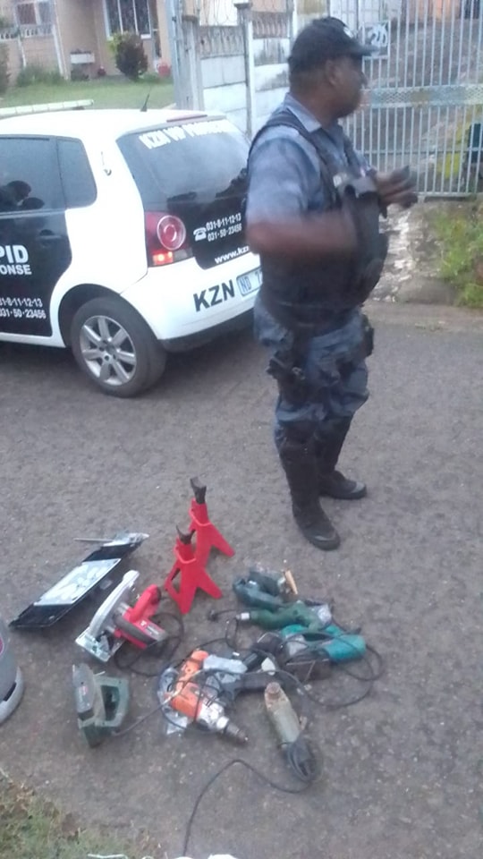 Multiple stolen Items recovered as two suspects flee in the Caneside