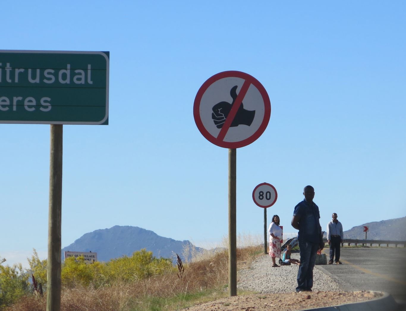 Strong warning to commuters who continuously engage themselves in hitchhiking