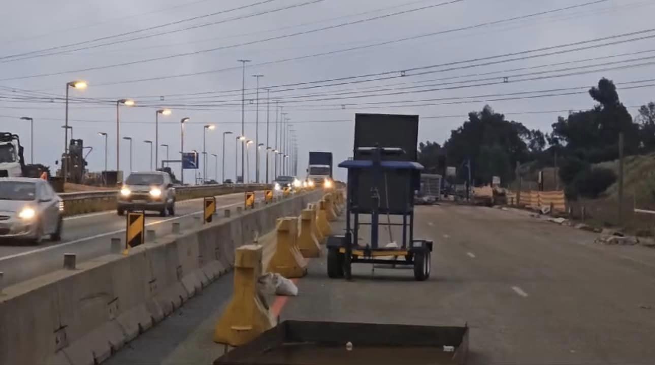 Roadworks and repairs of Eskom power cables on the R21 North at Olifantsfontein Offramp