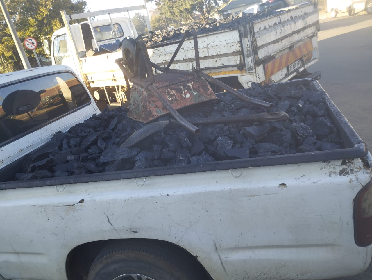 Nine suspects nabbed, three vehicles loaded with suspected stolen coal seized