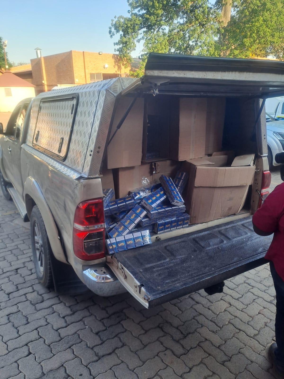 Musina Task Team Police confiscate a Toyota Bakkie and illicit cigarettes with a combined value of more than R350 000