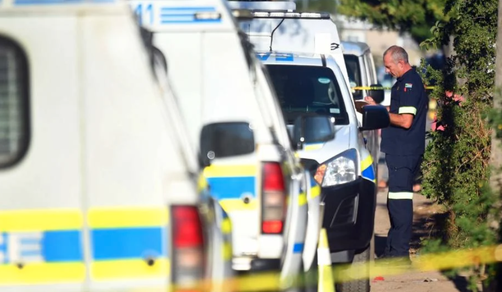 Tshamutumbu police launch manhunt after teenage boy stabbed to death at a restaurant