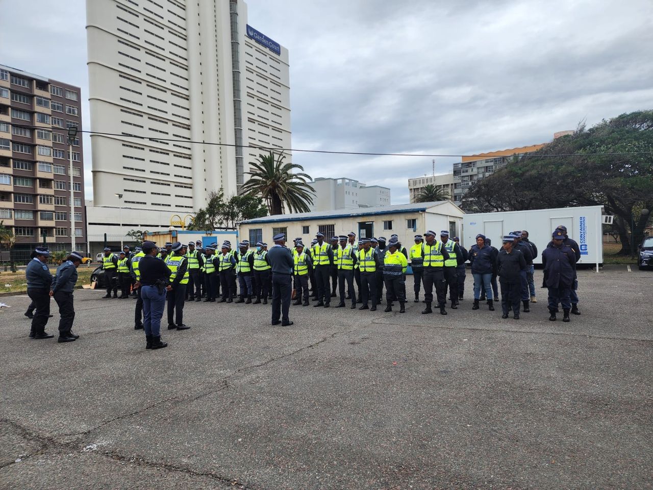 Successful joint operation conducted focusing on illegal immigrants, bad buildings, and business compliance