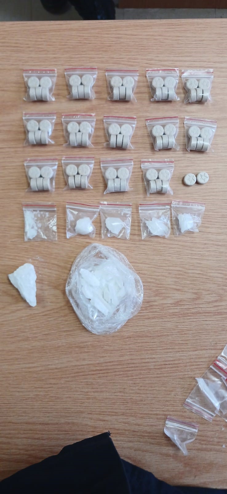 Vigilant Kuruman police arrest suspect for possession of drugs inside a vehicle in Kuruman
