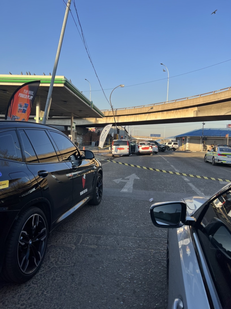 Armed robbery suspect fatally wounded and another wounded during a shootout with the police in Johannesburg CBD