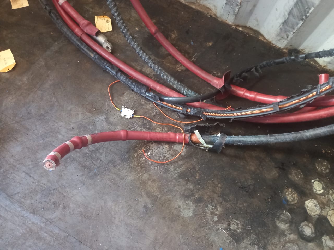 Six illegal foreigners arrested for possession of suspected stolen property and damage to essential infrastructure