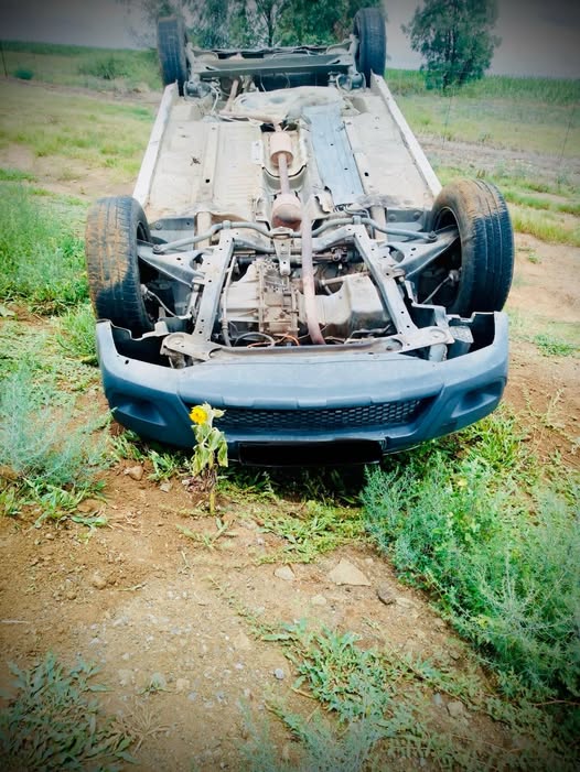Vehicle rolllover crash on the R73 leaves two injured