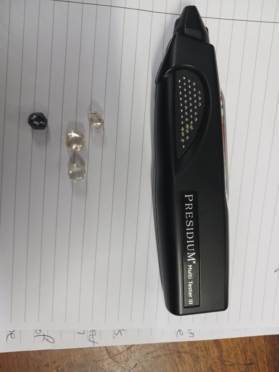 Police arrest three suspects for the illegal possession of uncut diamonds and another for possession of an unlicensed firearm