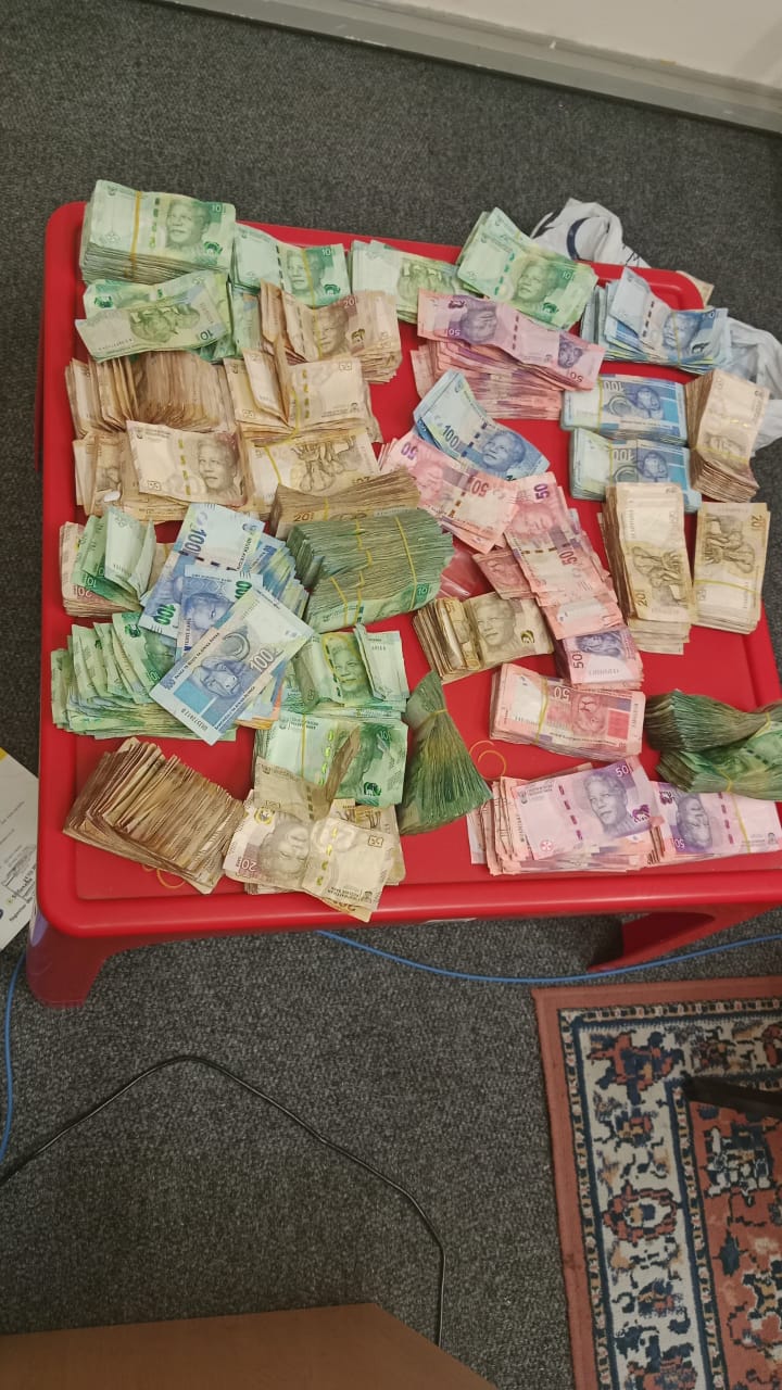 Wynberg SAPS members confiscated drugs and an undisclosed amount of cash at a flat in Wynberg