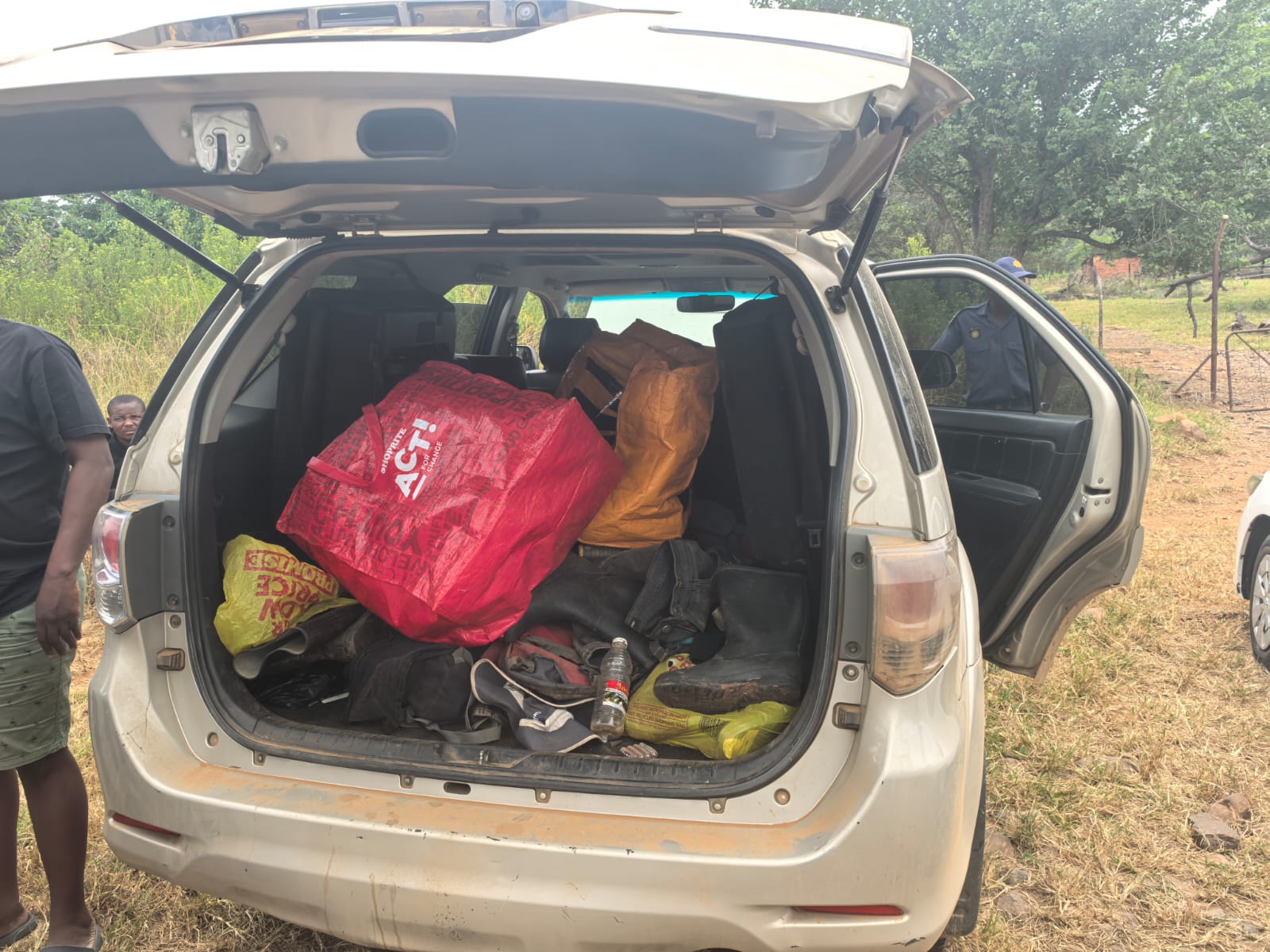 Operation Vala Umgodi ensures the arrest of a police sergeant with four others