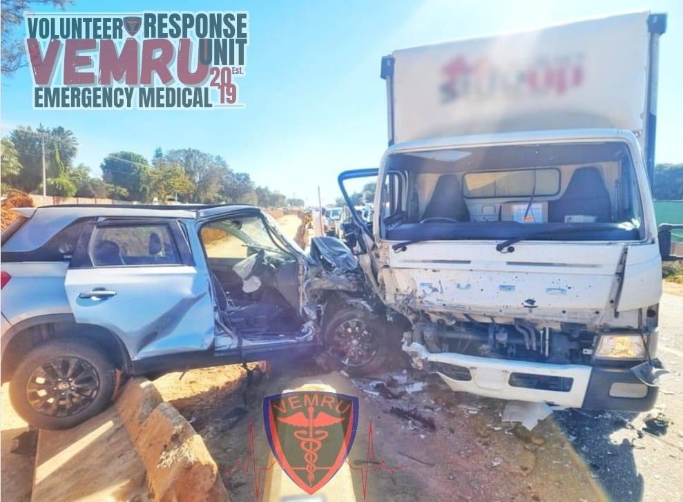 Truck collision on Garsfontein road in Constantiapark