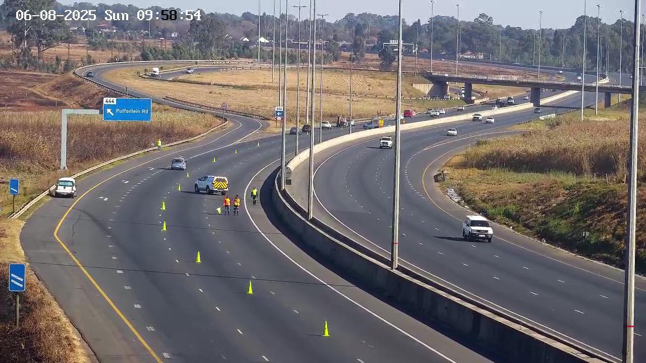 Road crash on the N12 direction West, just before Putfontein off-ramp