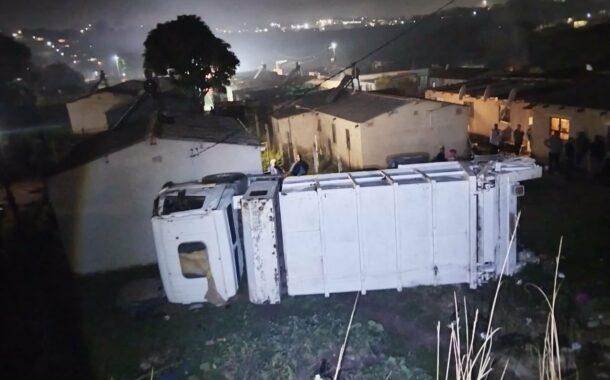 Bin Truck Overturns: Parkgate - KZN