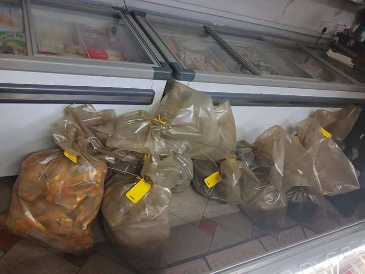 Police confiscate prohibited marine resources with an estimated street value of R 100 000,00 during integrated operation