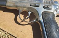 Vala Umgodi teams arrest trio and confiscate three firearms and ammunition