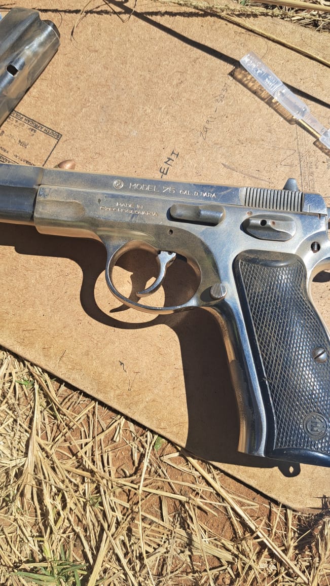 Vala Umgodi teams arrest trio and confiscate three firearms and ammunition