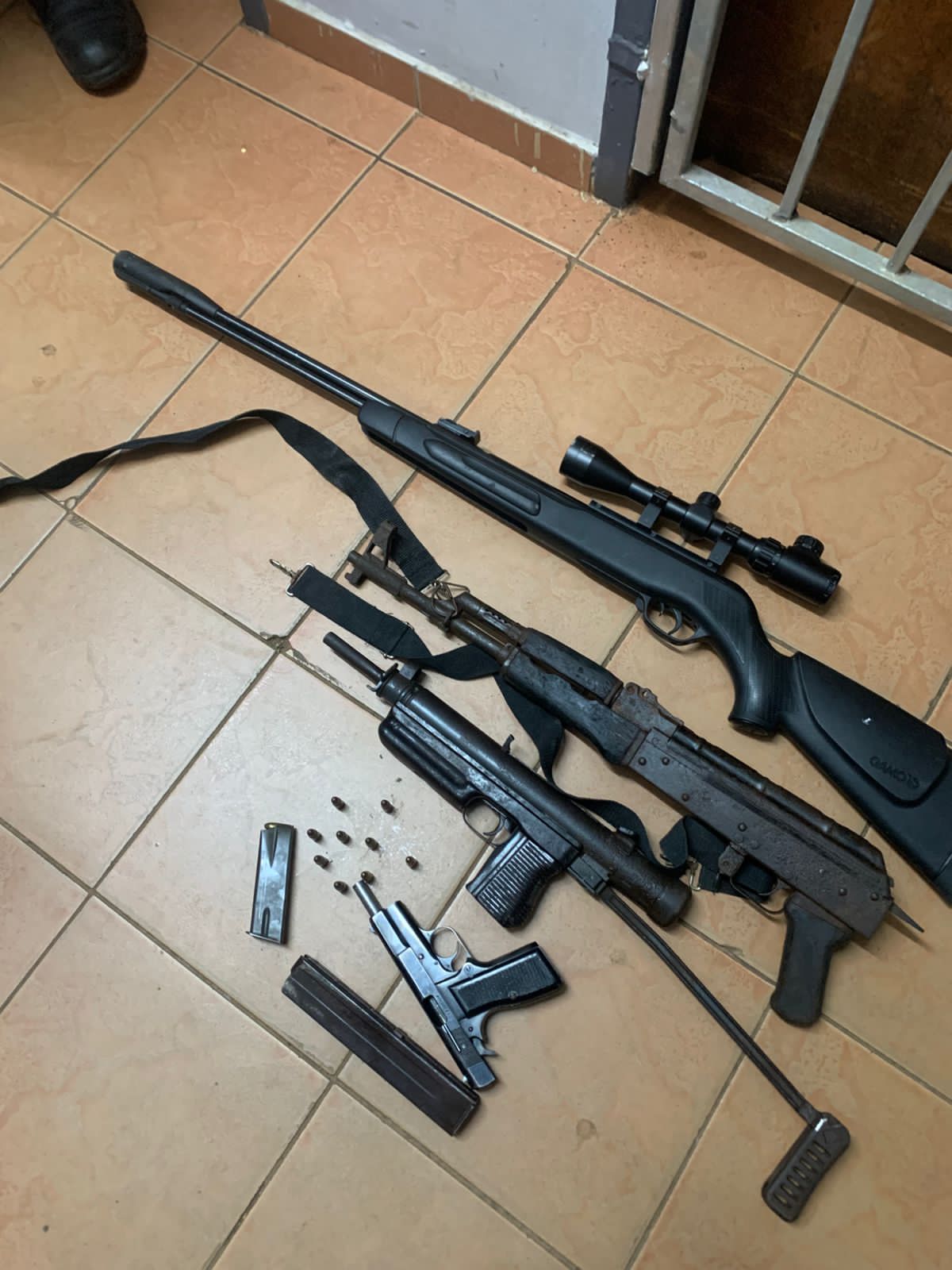 Four unlicensed firearms recovered and one suspect arrested