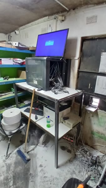 Police hunt for suspects committed business robbery at a filling station in Moletlane