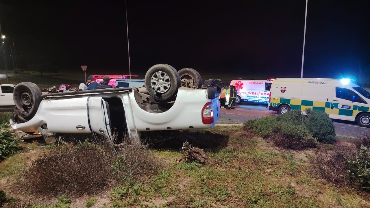 Vehicle rolled after colliding with a traffic circle in Saldanna