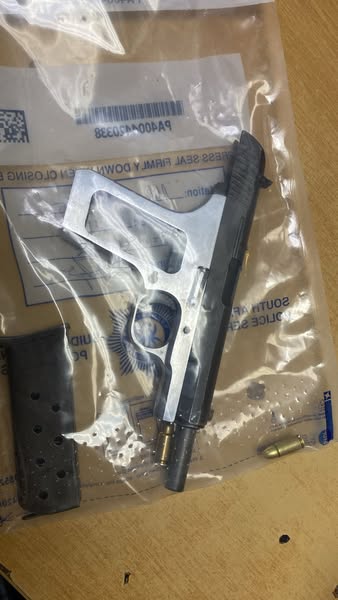 Milnerton Crime Prevention Unit arrests four suspects for extortion and possession of unlicensed firearm and ammunition