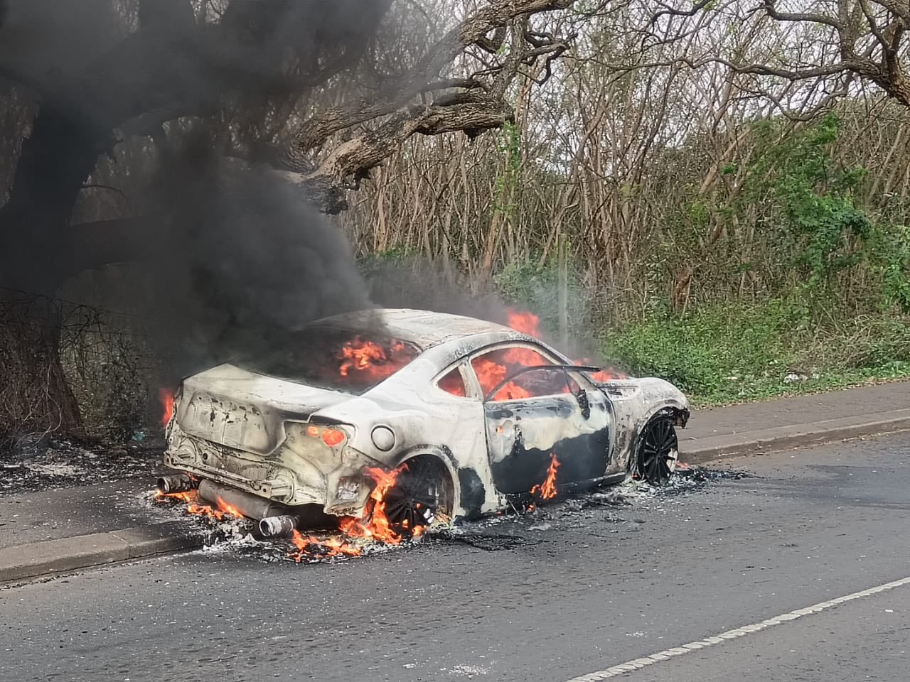 Vehicle Engulfed in Flames: Phoenix - KZN
