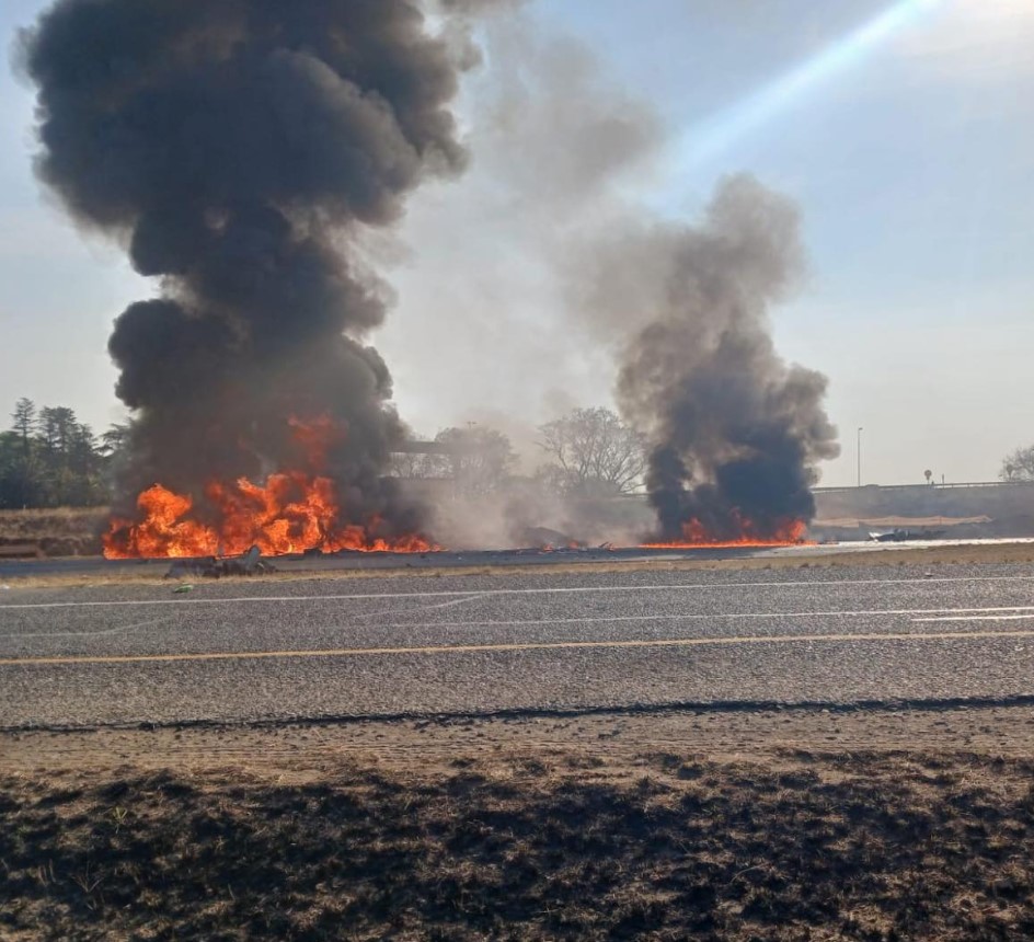 Motor vehicle accident on the N4 at the Kroondal Toll Gate