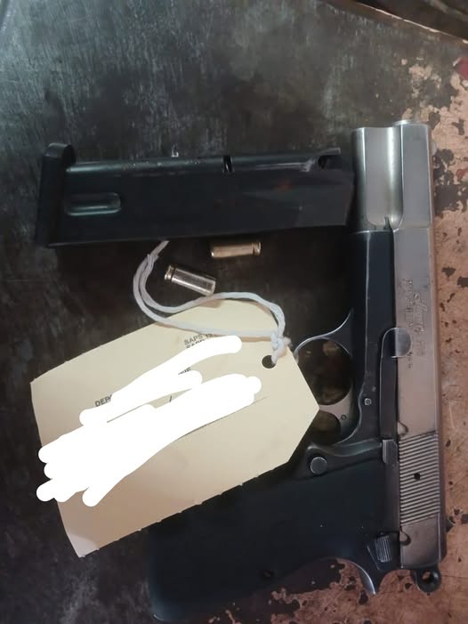 Community and CPF members applauded for the recovery of an unlicensed firearm and the arrest of the suspect in Modjadjiskloof