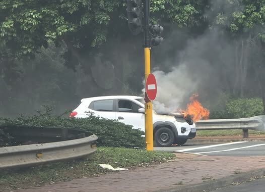 A vehicle fire has been reported on Umhlanga Rocks Drive near M41