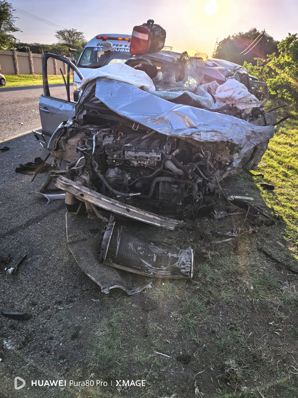 Head-on collision on the R104 Old Buffelspoort Road